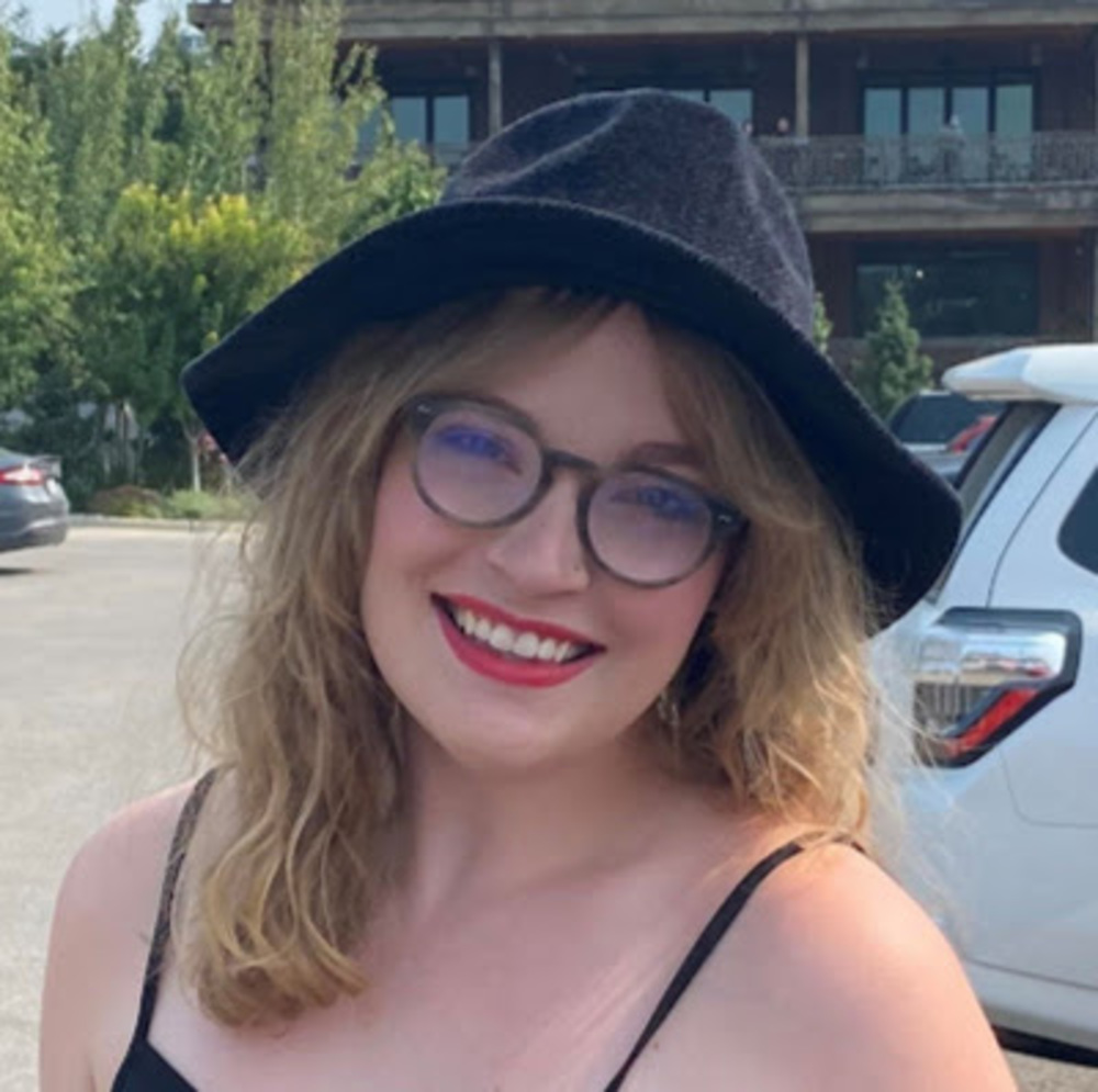 Meet your Posher, Raegen